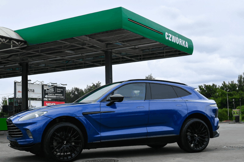 Samochód z wypożyczalni samochodów - Wypożycz Bus w Rzeszowie