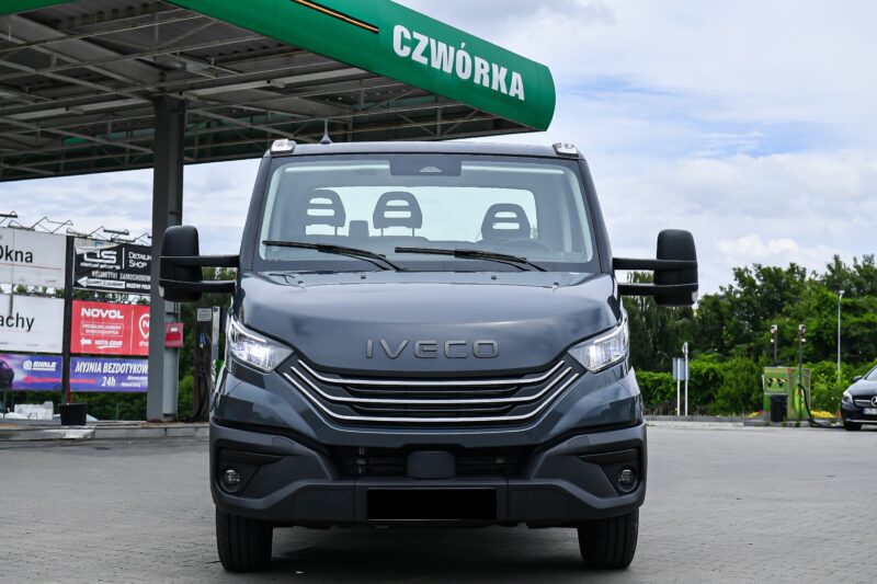 Samochód z wypożyczalni samochodów - Wypożycz Bus w Rzeszowie