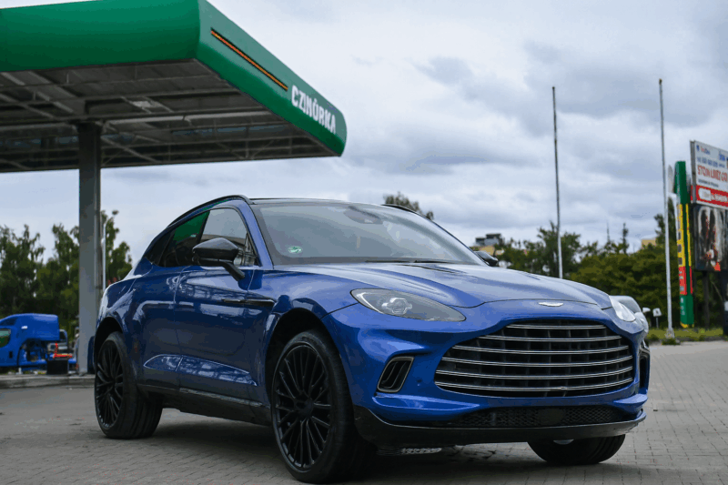 Samochód z wypożyczalni samochodów - Wypożycz Bus w Rzeszowie