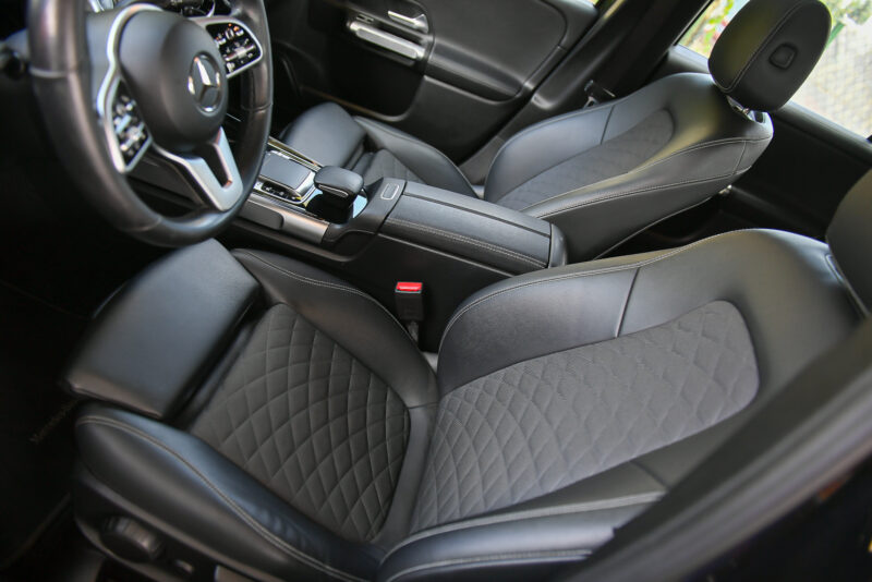 Samochód z wypożyczalni samochodów - Wypożycz Bus w Rzeszowie