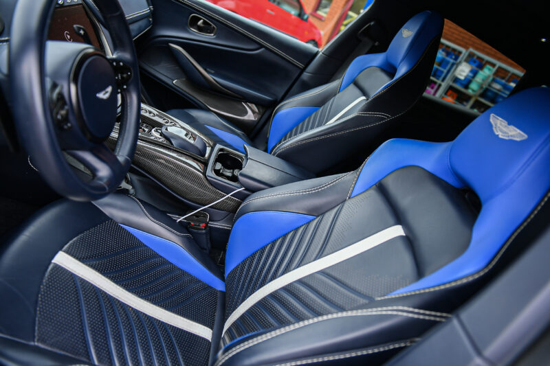 Samochód z wypożyczalni samochodów - Wypożycz Bus w Rzeszowie