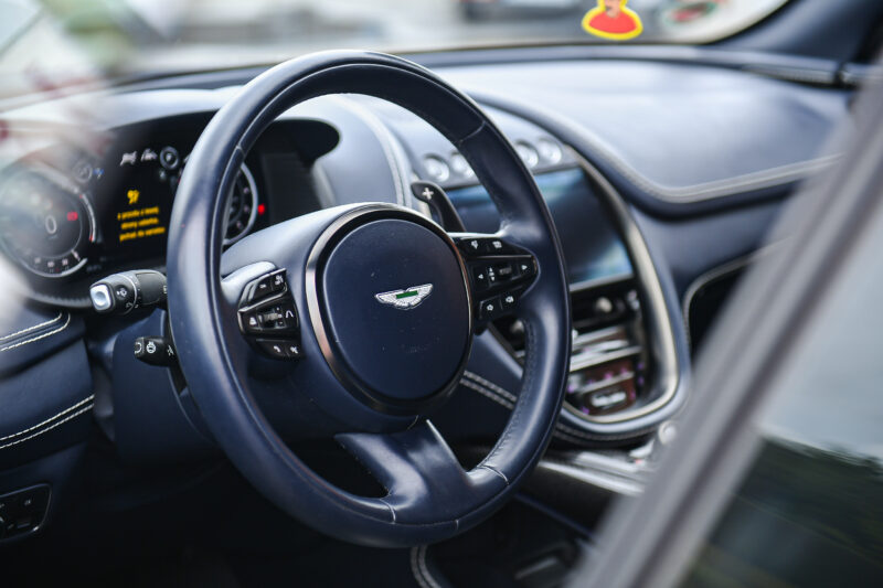 Samochód z wypożyczalni samochodów - Wypożycz Bus w Rzeszowie