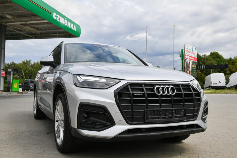 Samochód z wypożyczalni samochodów - Wypożycz Bus w Rzeszowie