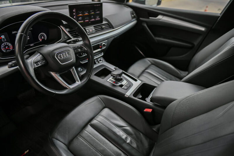 Samochód z wypożyczalni samochodów - Wypożycz Bus w Rzeszowie