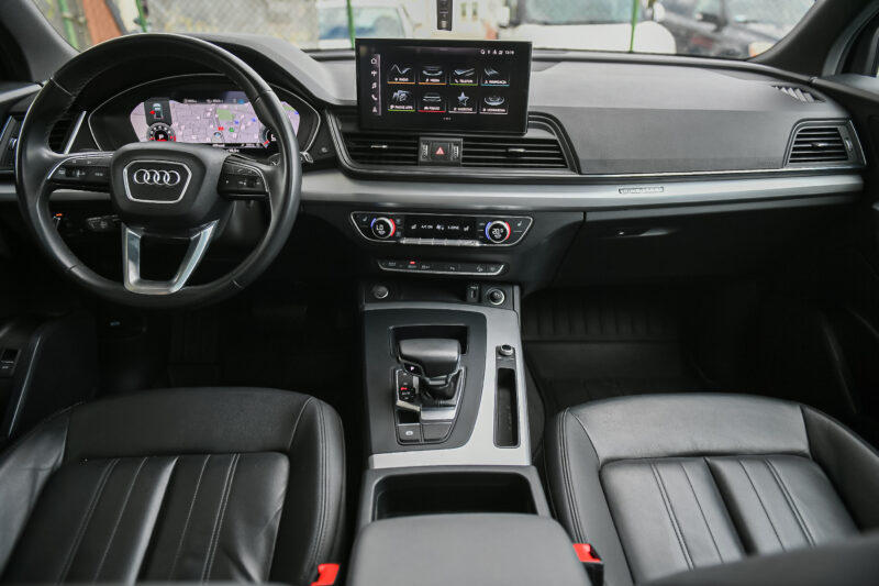 Samochód z wypożyczalni samochodów - Wypożycz Bus w Rzeszowie