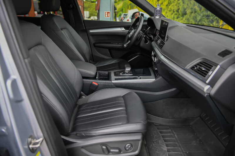 Samochód z wypożyczalni samochodów - Wypożycz Bus w Rzeszowie